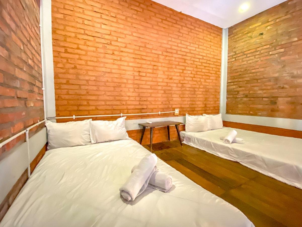 Griya Gribig Guest House Mitra Reddoorz Malang Zewnętrze zdjęcie