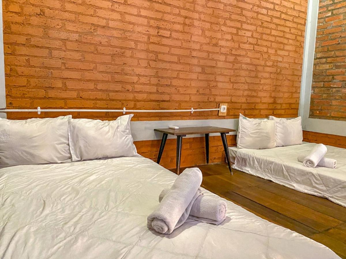 Griya Gribig Guest House Mitra Reddoorz Malang Zewnętrze zdjęcie