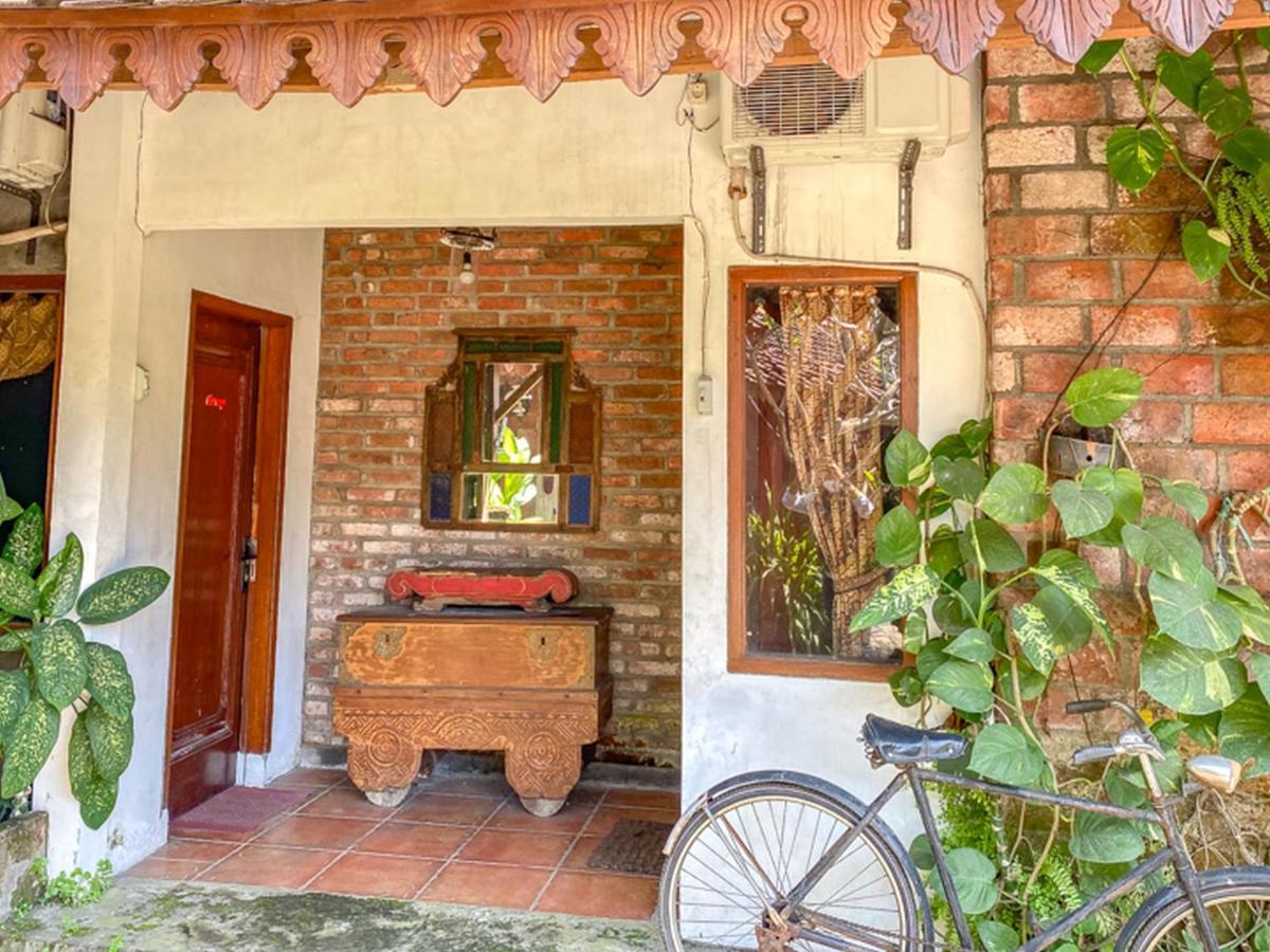 Griya Gribig Guest House Mitra Reddoorz Malang Zewnętrze zdjęcie