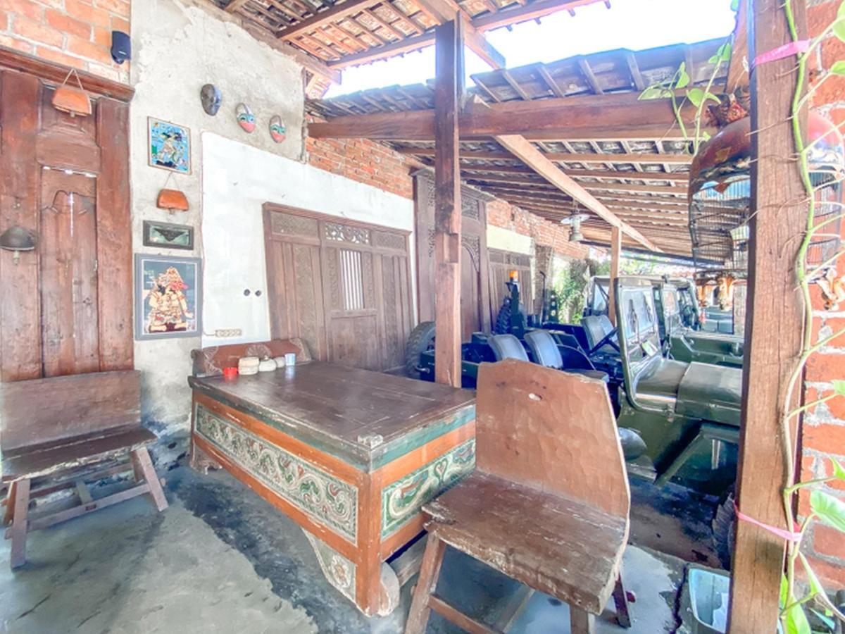 Griya Gribig Guest House Mitra Reddoorz Malang Zewnętrze zdjęcie