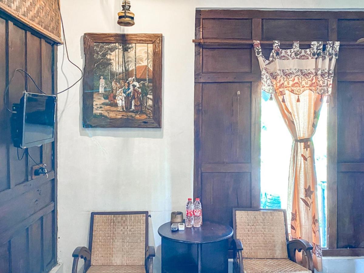 Griya Gribig Guest House Mitra Reddoorz Malang Zewnętrze zdjęcie