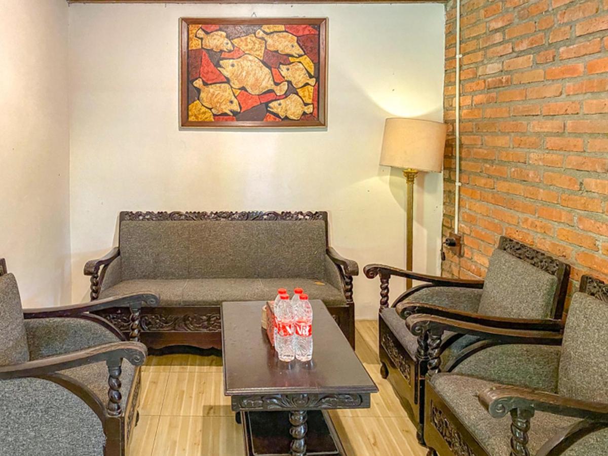 Griya Gribig Guest House Mitra Reddoorz Malang Zewnętrze zdjęcie