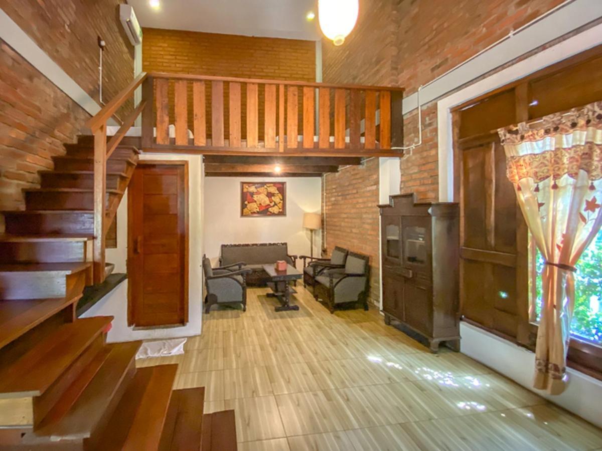 Griya Gribig Guest House Mitra Reddoorz Malang Zewnętrze zdjęcie