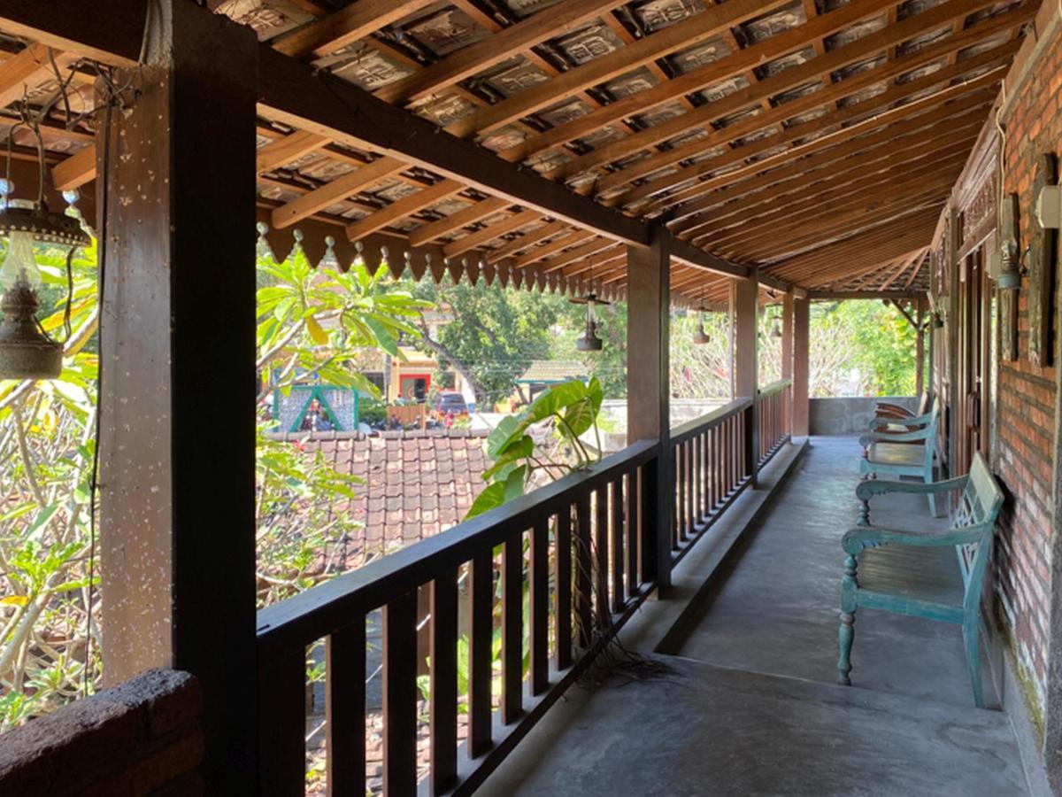 Griya Gribig Guest House Mitra Reddoorz Malang Zewnętrze zdjęcie
