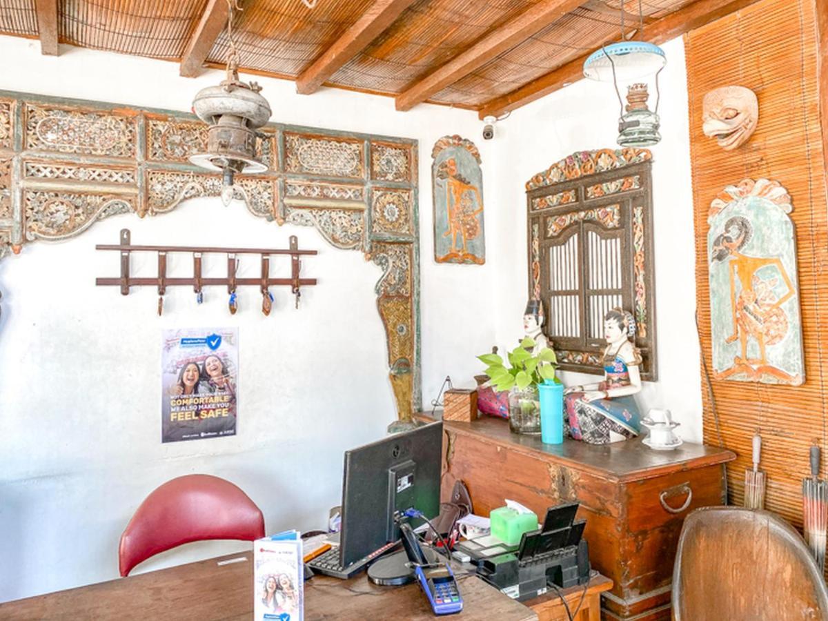 Griya Gribig Guest House Mitra Reddoorz Malang Zewnętrze zdjęcie
