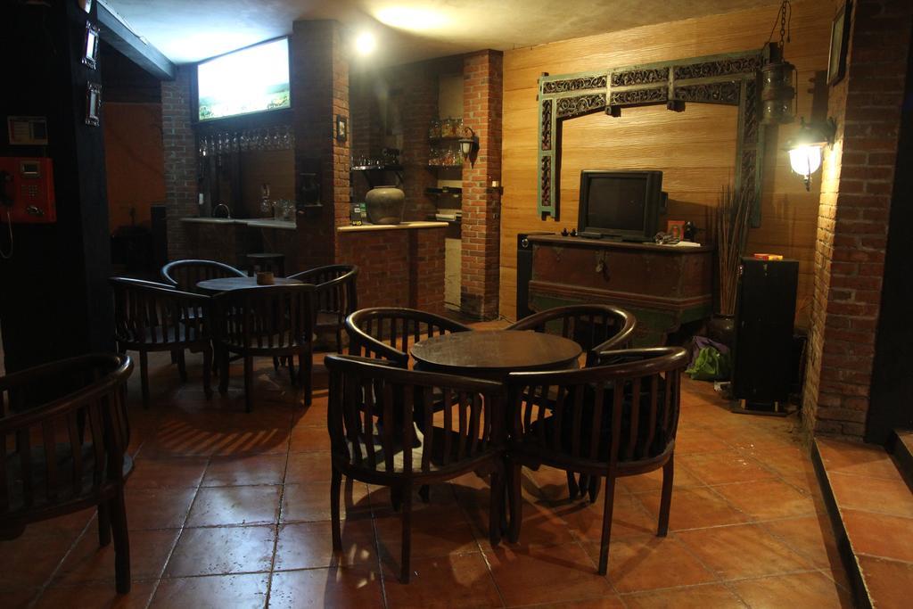Griya Gribig Guest House Mitra Reddoorz Malang Zewnętrze zdjęcie