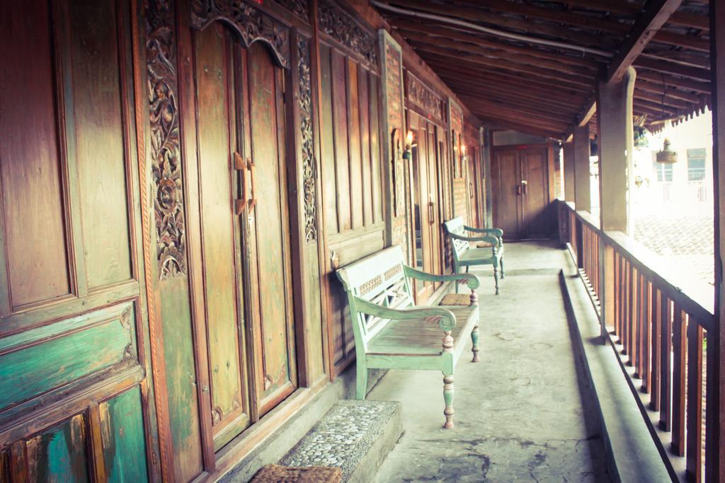 Griya Gribig Guest House Mitra Reddoorz Malang Zewnętrze zdjęcie